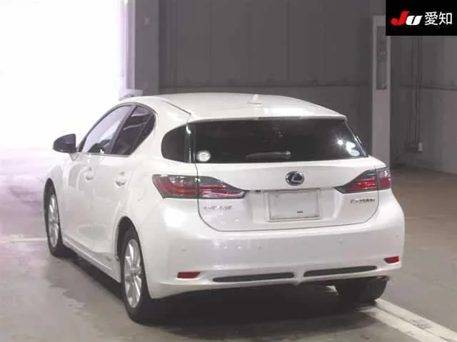 Lexus CT200h  с аукциона в Японии