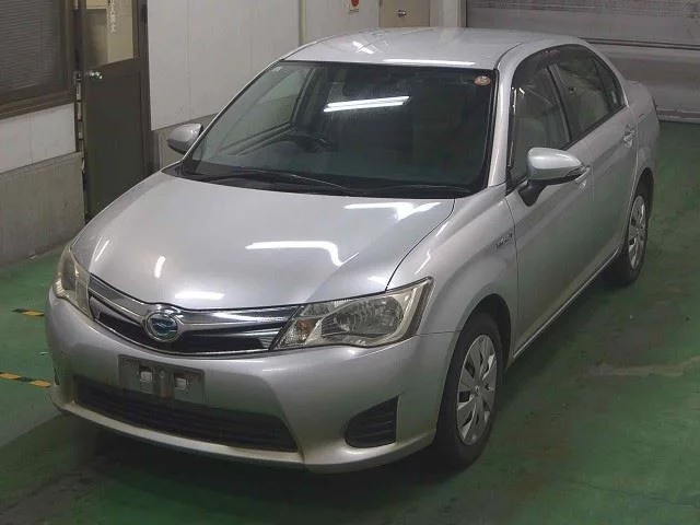 Toyota Corolla Axio  с аукциона в Японии