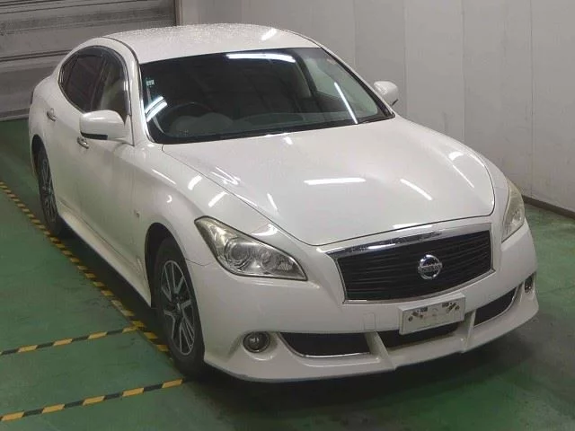 Nissan Fuga  с аукциона в Японии