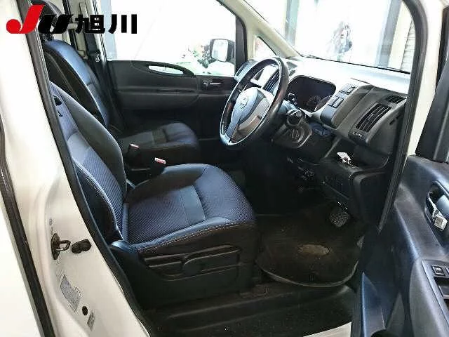 Nissan Serena  с аукциона в Японии