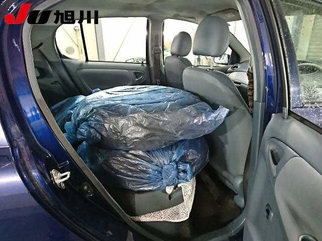 Toyota Vitz  с аукциона в Японии