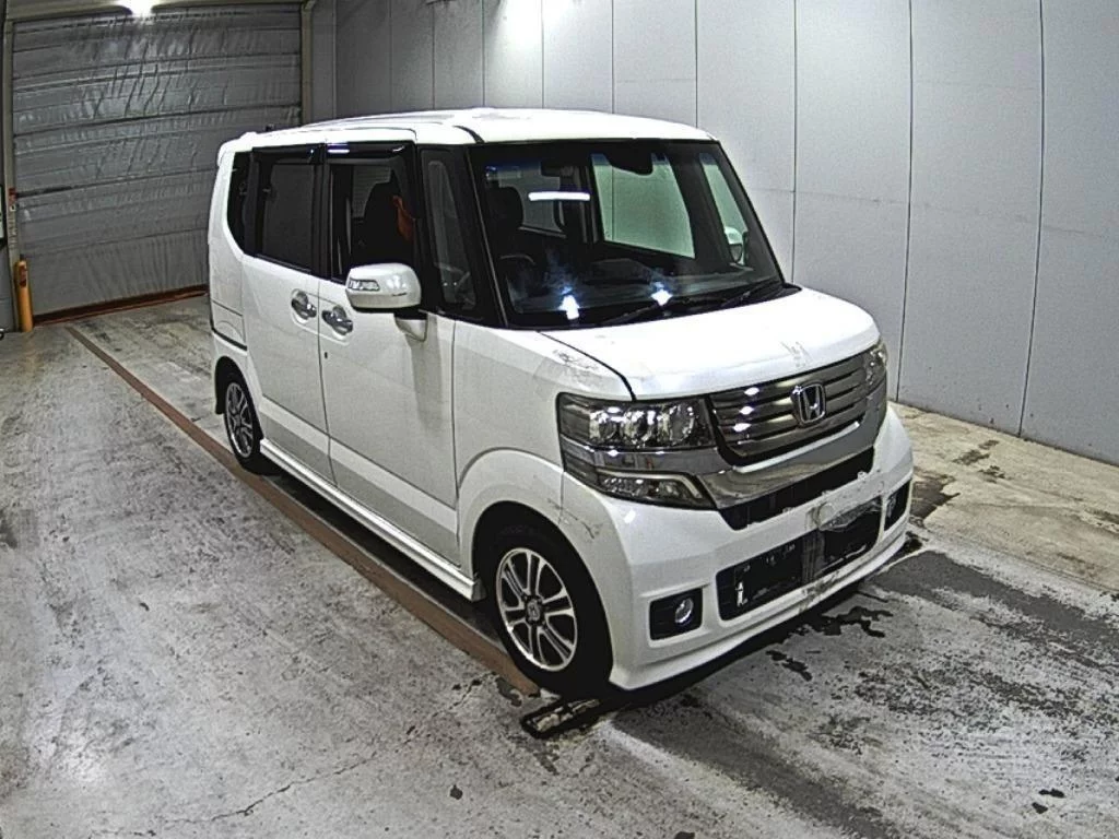 Honda N BOX CUSTOM  с аукциона в Японии