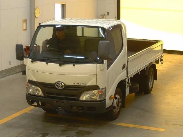 Toyota ToyoAce  с аукциона в Японии