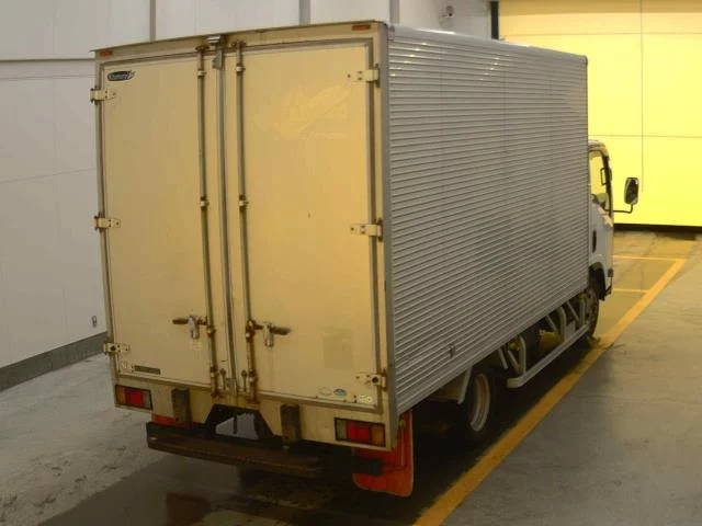 Isuzu Elf  с аукциона в Японии