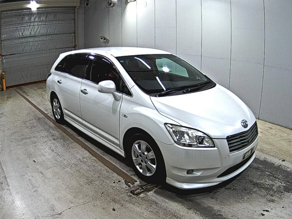 Toyota Mark X Zio  с аукциона в Японии