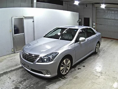 Toyota CROWN HYBRID