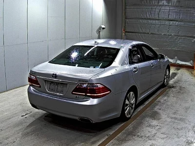 Toyota CROWN HYBRID