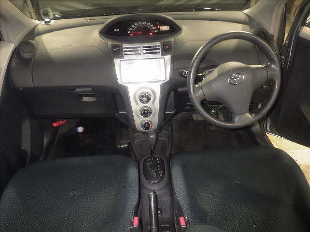 Toyota Vitz  с аукциона в Японии