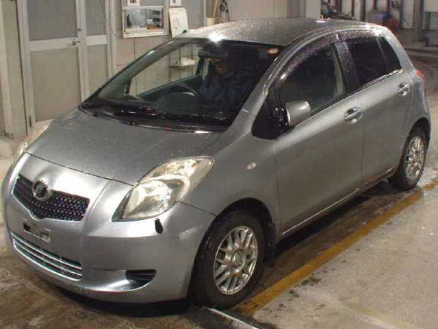 Toyota Vitz  с аукциона в Японии