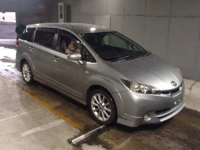 Toyota Wish  с аукциона в Японии