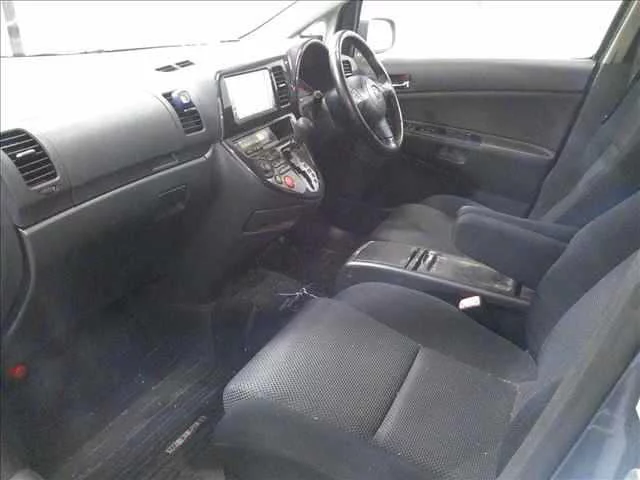 Toyota Wish  с аукциона в Японии