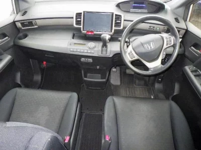 Honda FREED SPIKE HYBRID