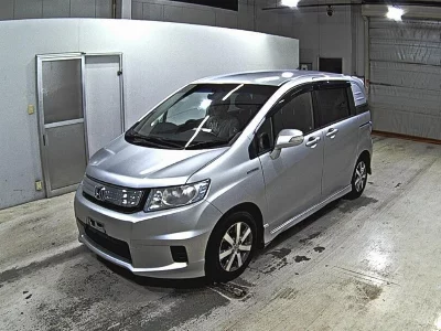 Honda FREED SPIKE HYBRID