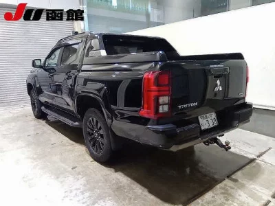 Mitsubishi Triton