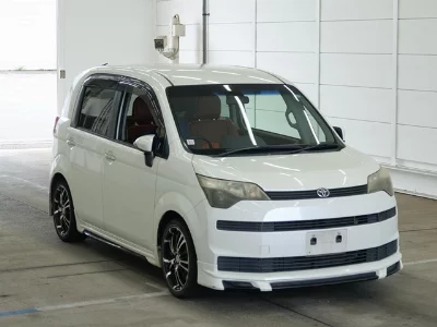 TOYOTA SPADE