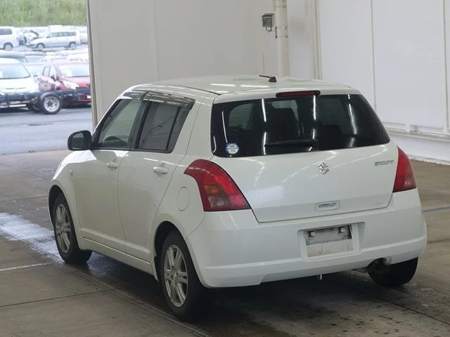 Suzuki Swift  с аукциона в Японии