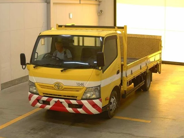 Toyota ToyoAce  с аукциона в Японии