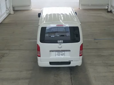 TOYOTA HIACE