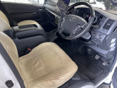 TOYOTA HIACE