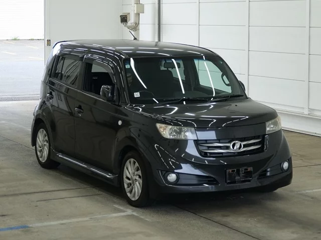 Toyota bB  с аукциона в Японии