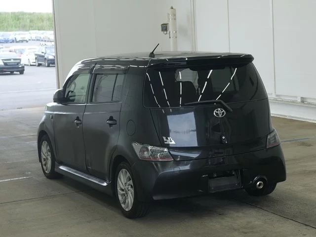 Toyota bB  с аукциона в Японии