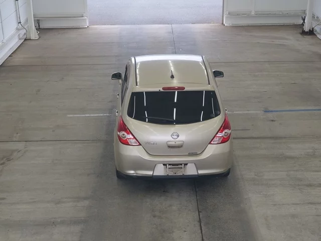 Nissan Tiida  с аукциона в Японии