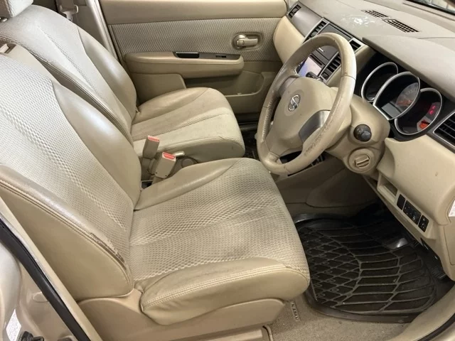 Nissan Tiida  с аукциона в Японии