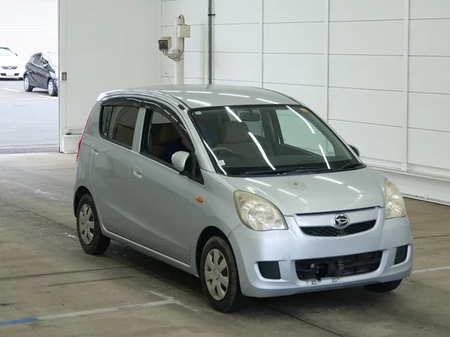 Daihatsu Mira  с аукциона в Японии