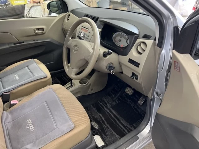 Daihatsu Mira  с аукциона в Японии