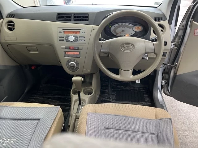 Daihatsu Mira  с аукциона в Японии
