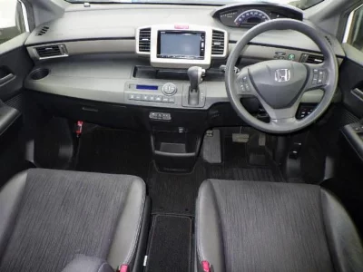 Honda Freed Spike