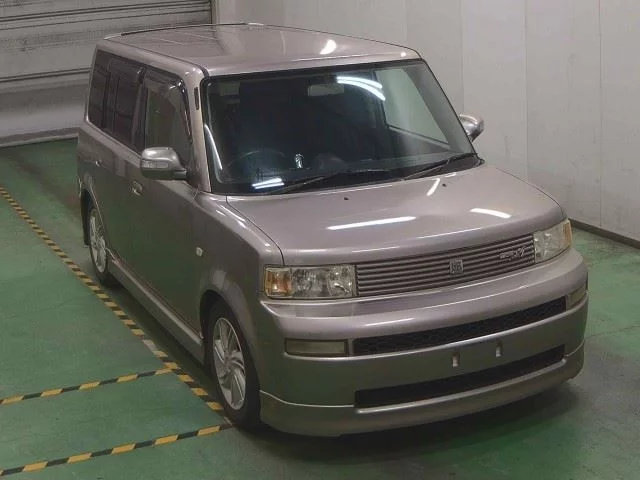Toyota bB  с аукциона в Японии
