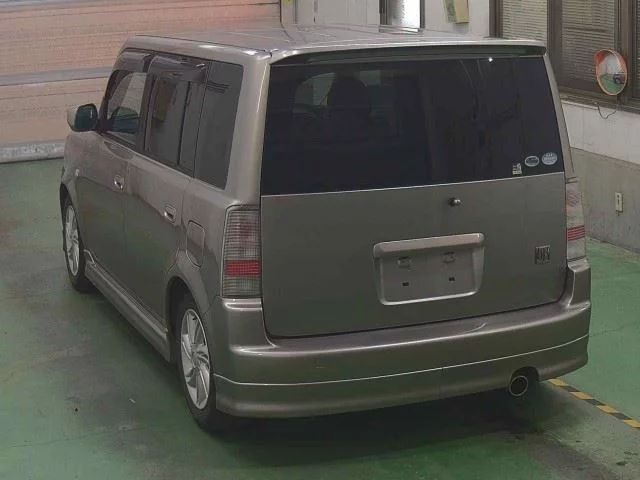 Toyota bB  с аукциона в Японии