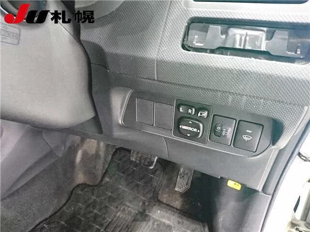 Toyota Auris  с аукциона в Японии