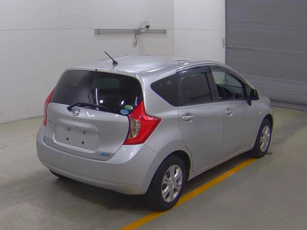 Nissan Note  с аукциона в Японии
