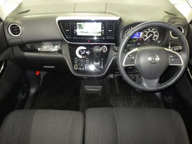 Nissan Dayz Roox  с аукциона в Японии