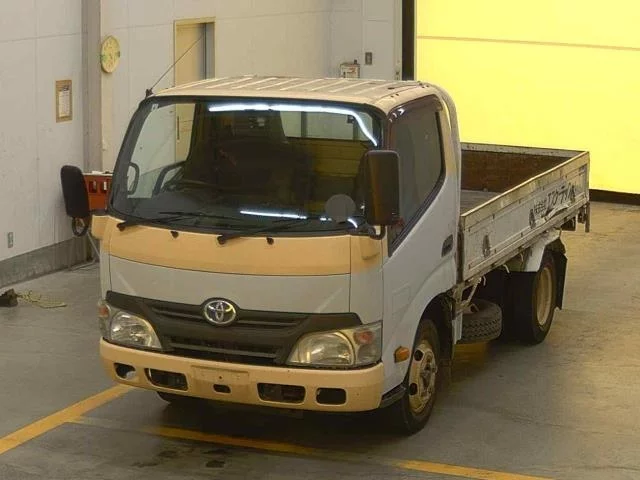 Toyota ToyoAce  с аукциона в Японии