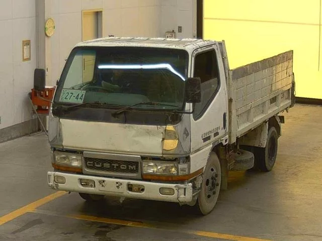Mitsubishi Fuso Canter  с аукциона в Японии