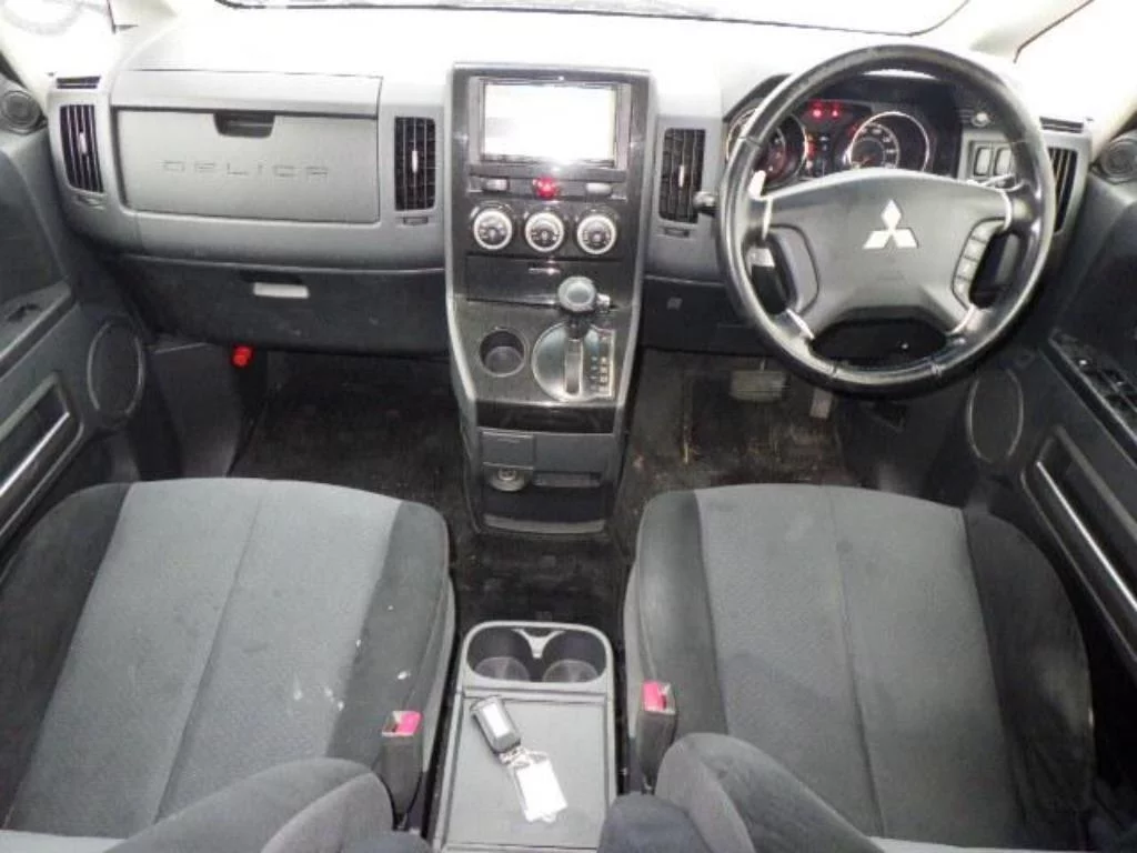 Mitsubishi Delica D:5  с аукциона в Японии