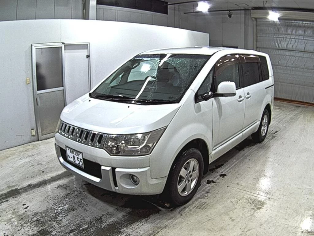 Mitsubishi Delica D:5  с аукциона в Японии