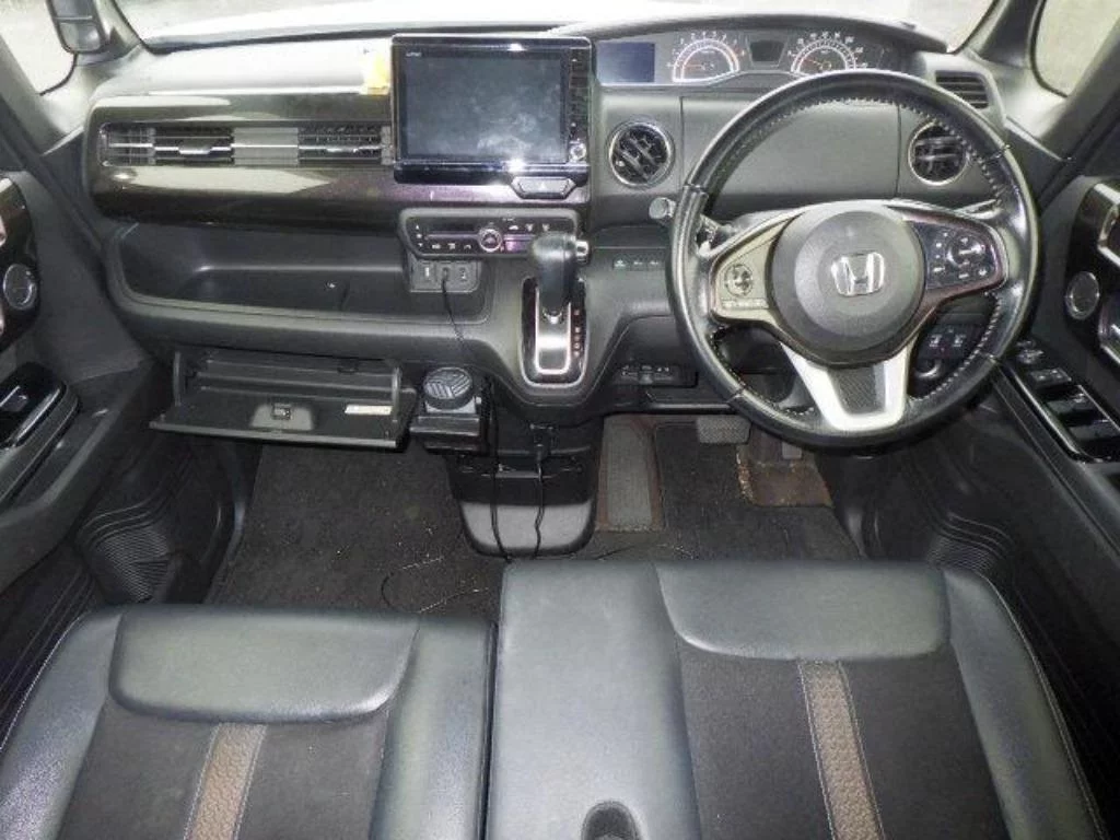 Honda N BOX CUSTOM  с аукциона в Японии