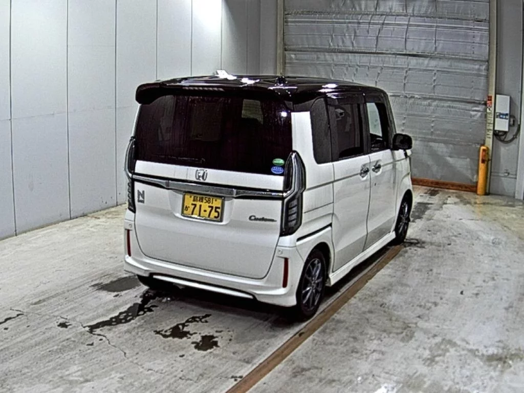 Honda N BOX CUSTOM  с аукциона в Японии