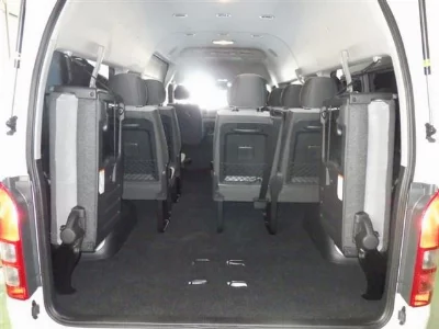 Toyota HiAce Commuter