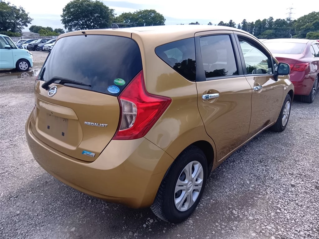 Nissan Note  с аукциона в Японии