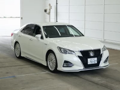 Toyota CROWN HYBRID