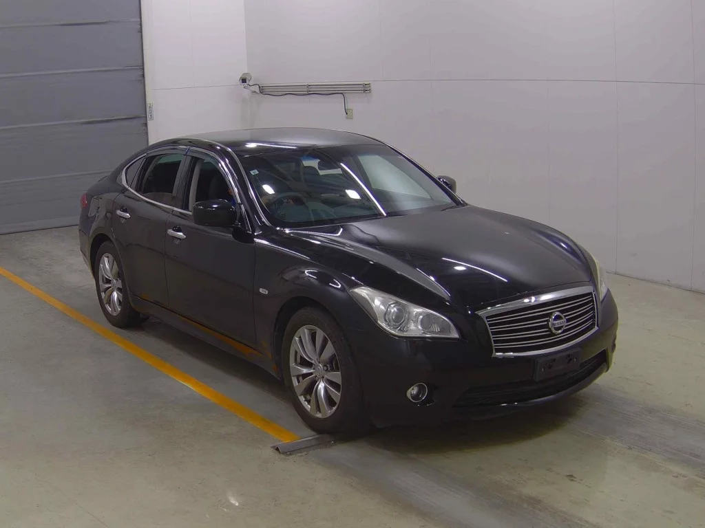 Nissan Fuga  с аукциона в Японии