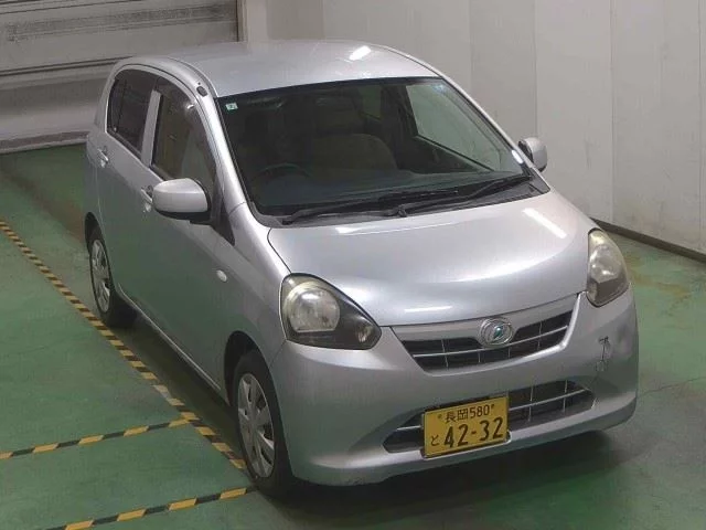 Daihatsu Mira e:S  с аукциона в Японии