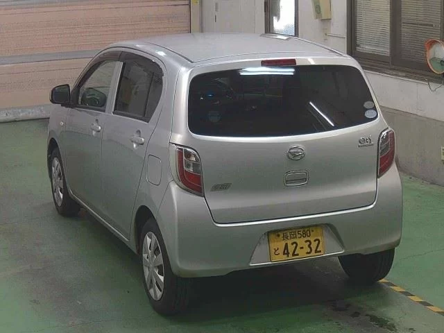 Daihatsu Mira e:S  с аукциона в Японии