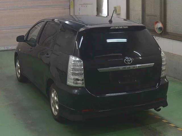 Toyota Wish  с аукциона в Японии