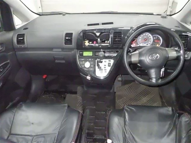 Toyota Wish  с аукциона в Японии